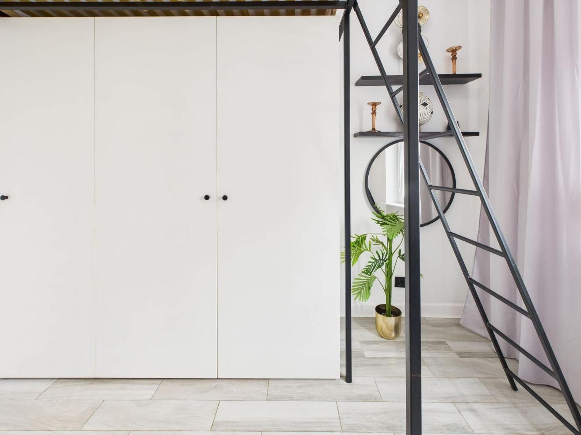 Comfortable In Warsaw's Mokotow District Next To The Metro By Renters