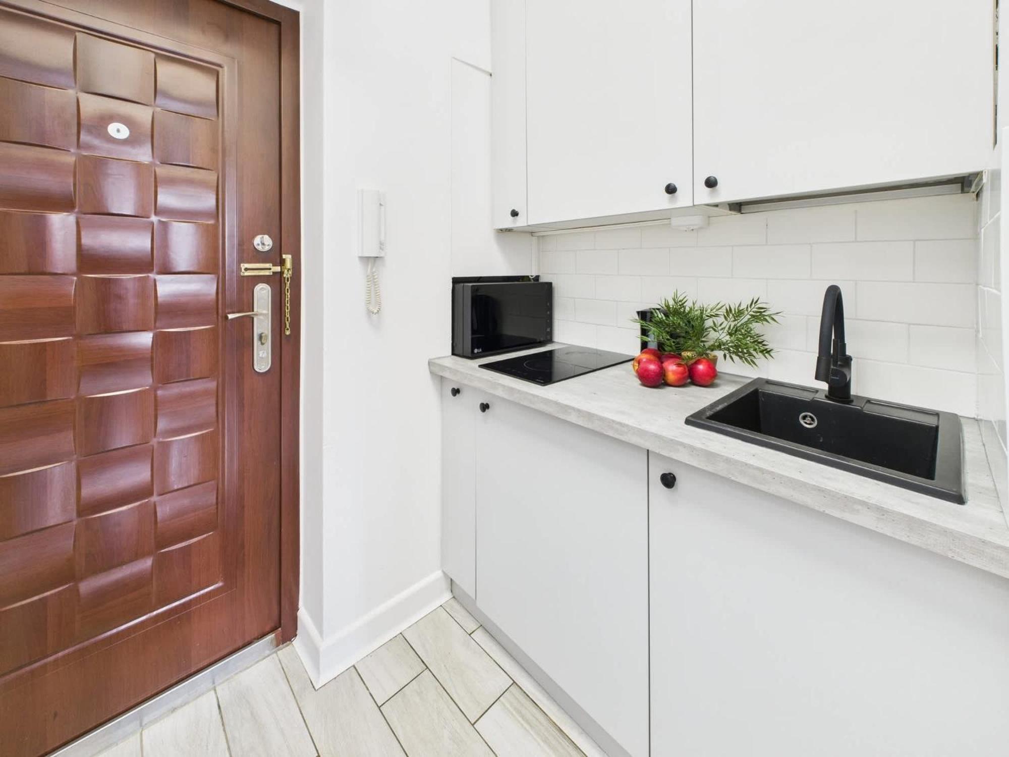 Comfortable In Warsaw's Mokotow District Next To The Metro By Renters